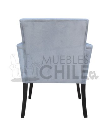 Poltrona Capitone con brazos de madera – Estilo y confort