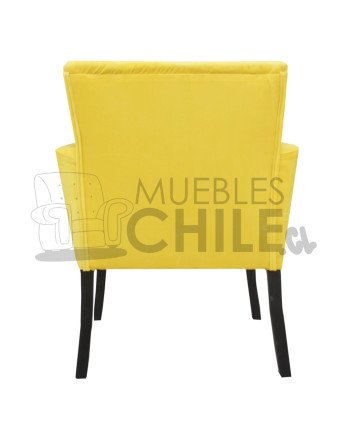Poltrona Capitone con brazos de madera – Estilo y confort